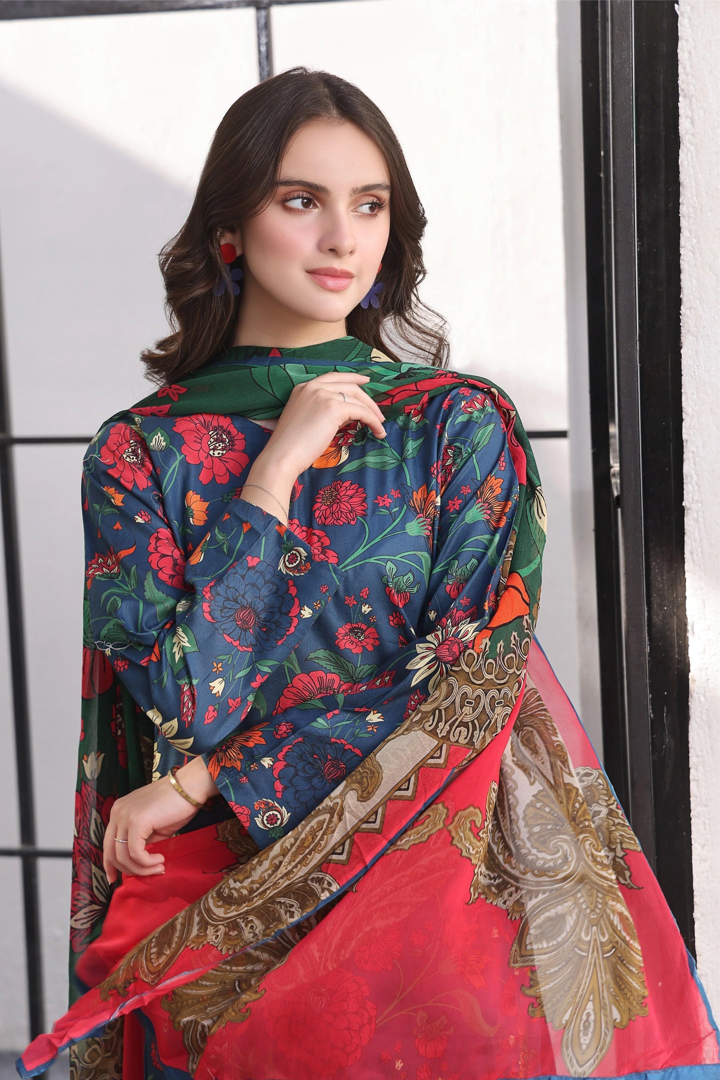 3pc MARIA B IN KARANDI FABRIC WITH SOFT KARANDI DUPATTA