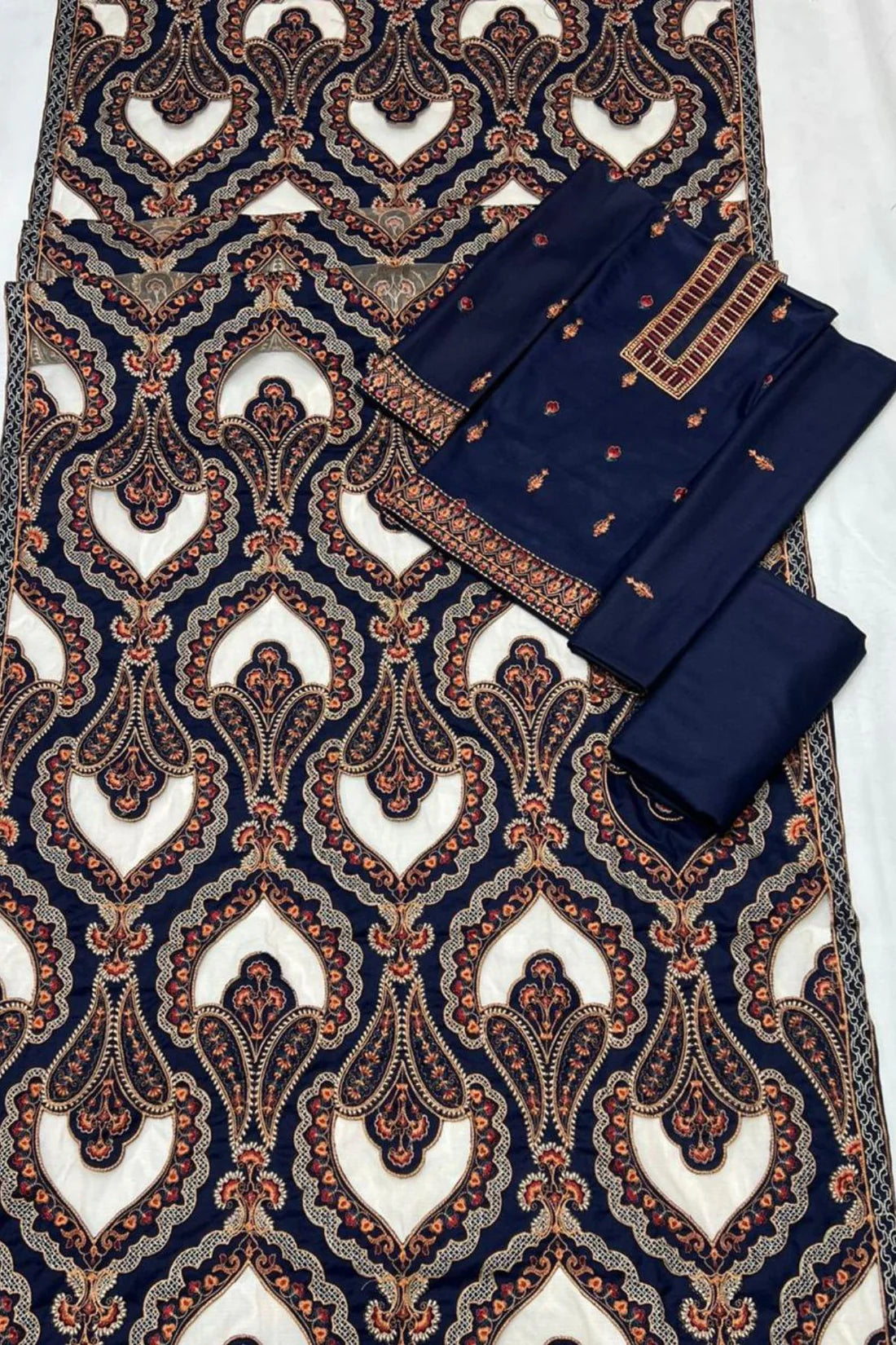 Bareeze Zink Unstitched Luxury Dhanak Heavy Embroidered 3PC Suit With Laser Cut Shawl