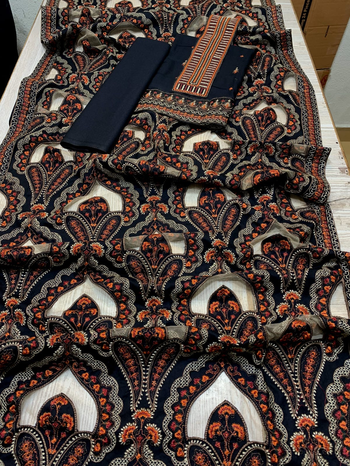 Bareeze 1672 Unstitched Luxury Dhanak Heavy Embroidered 3PC Suit With Laser Cut Shawl Black